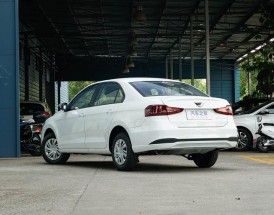 捷达va3与桑塔纳买哪个更好／捷达va3和桑塔纳哪个便宜