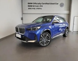 宝马x1蓝色,宝马x1蓝色撞车图片