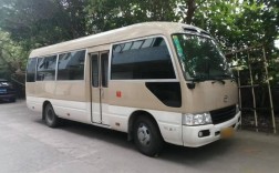考斯特中巴车19座租一天多少钱(租用考斯特中巴16座)