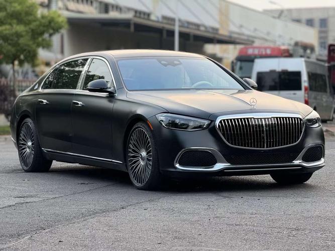 奔驰车迈巴赫(奔驰车迈巴赫加什么汽油)