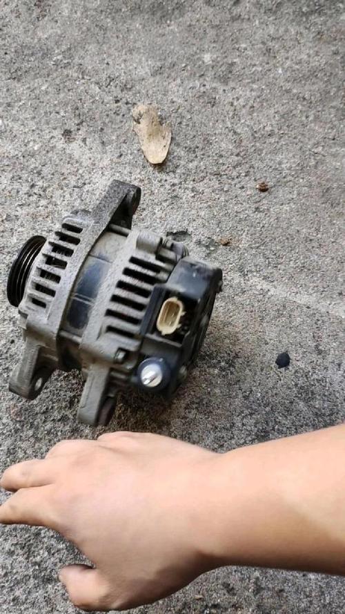 汽车发电机坏了维修多少钱(汽车发电机维修费用)