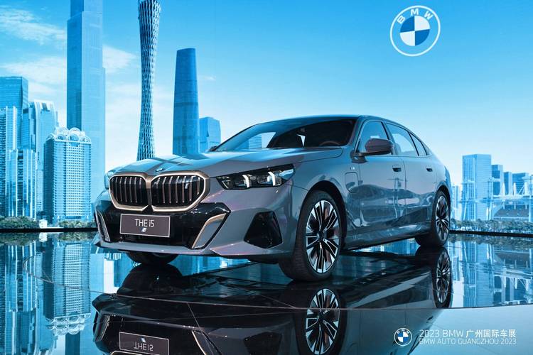 全新bmw5(全新BMWI8广告)