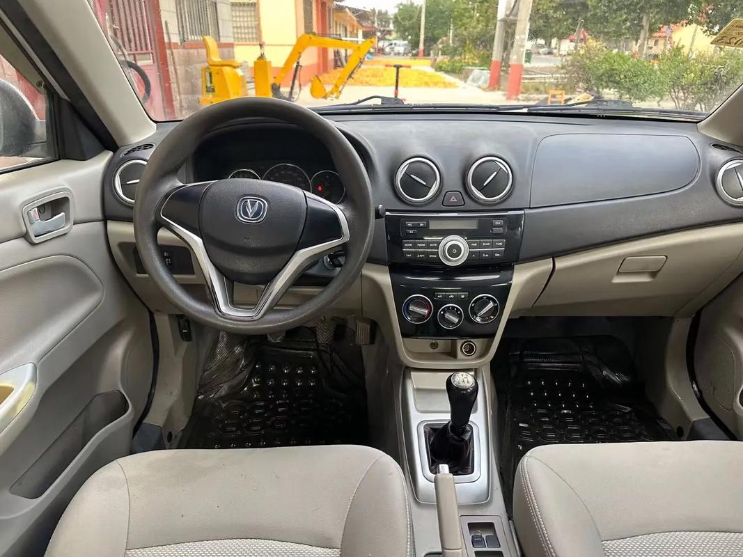 长安悦翔v32015款,2020款长安悦翔v3