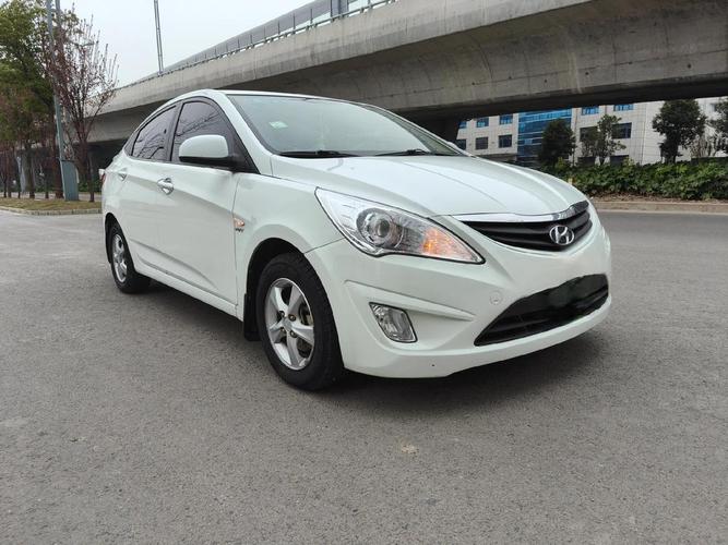 2011款现代瑞纳参数配置,现代瑞纳2011手动款参数